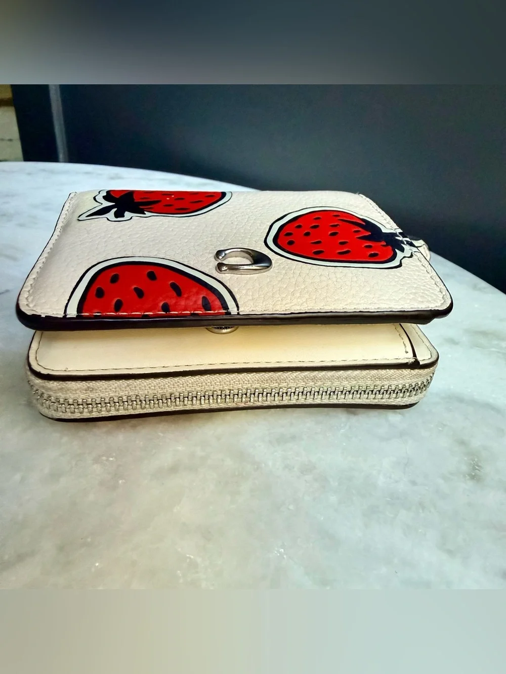 COACH Strawberry Billfold Wallet Chalk Multi Pebbled Leather CT908